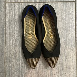 Rothy’s size 7 gold toe black flats in point!